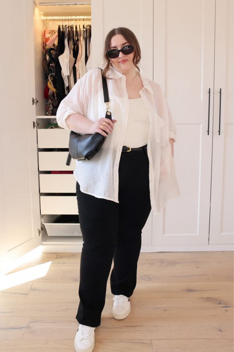 Pink Suit Jackets And Tuxedo Curvy Cheerful Outfits Ideas With Black Sweat Pant: 