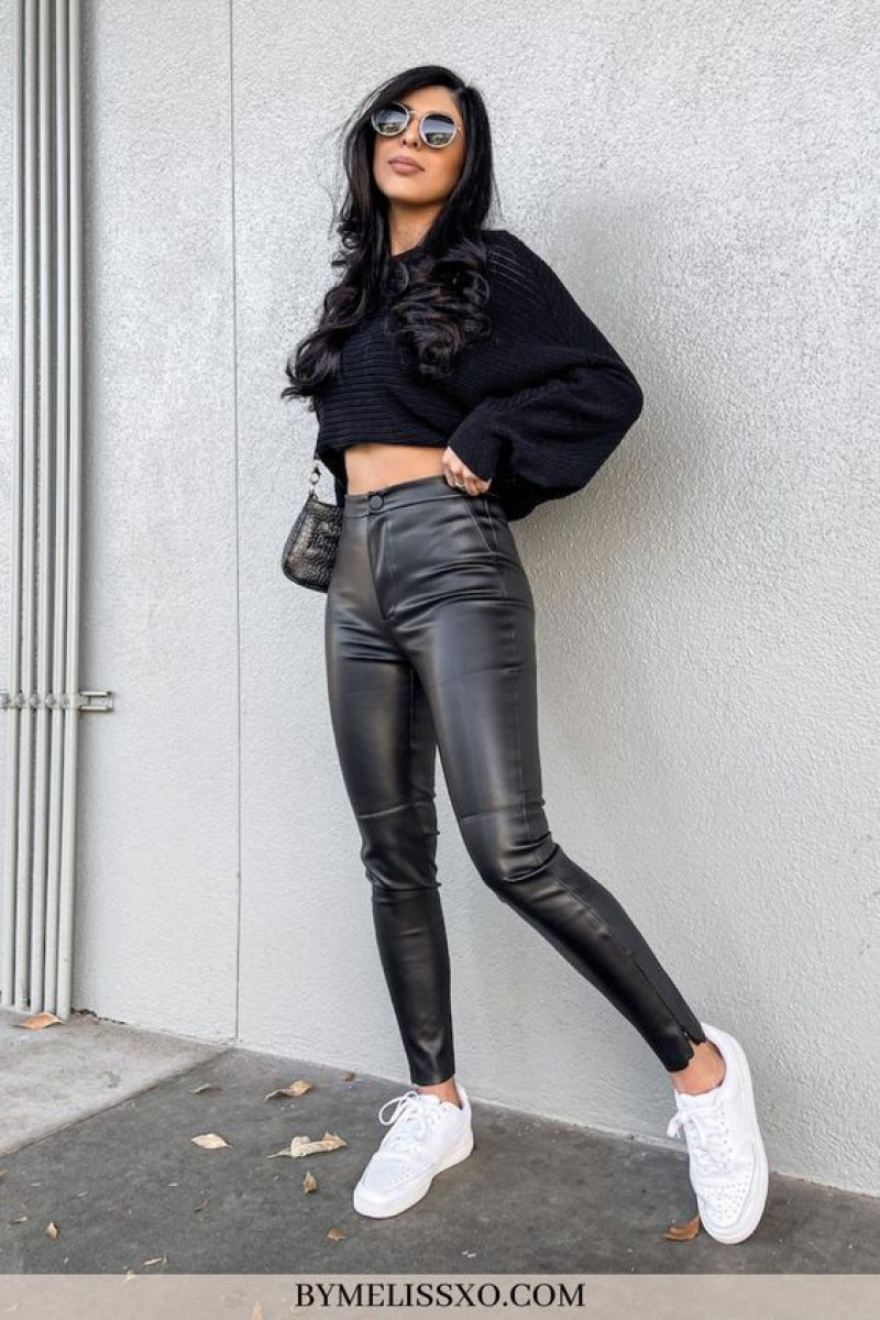 Black Leather Leggings Concert Fashion Tips With Black Cropped Blouse, Jeans: 