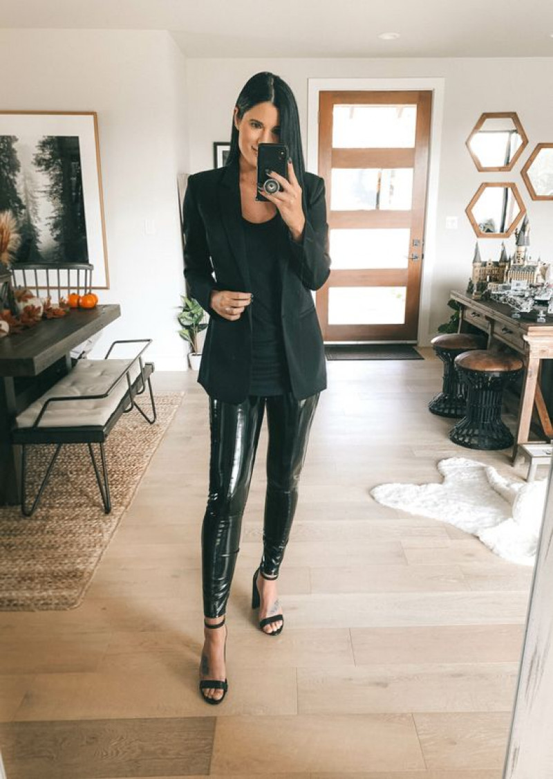 Black Leather Leggings Concert Fashion Tips With Black Coat, Shoulder: black hair,  picture frame  