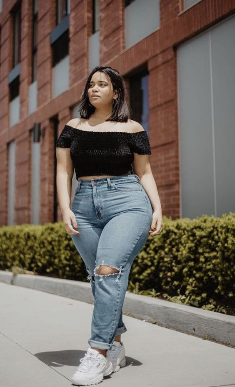 Black Bardot Top, Plus Size Crop Top Outfit Trends With Light Blue Casual Trouser, Vestir Si Soy Gordita: 
