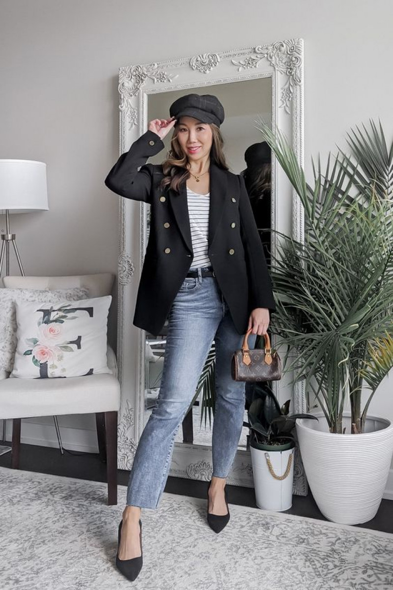 Black Wool Blazer Fashion Tips With Light Blue Boot Cut Jeans, Corporate attire: crop top,  slim-fit pants,  bell-bottoms,  sexy crop top  