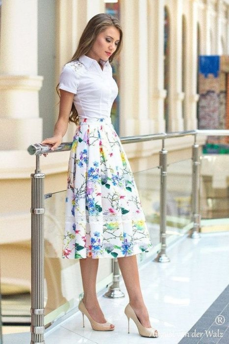 Elegant A-line floral skirt outfits ideas with white shirt: women's skirt,  day dress,  floral design,  floral print tiered maxi skirt,  midi skirt  