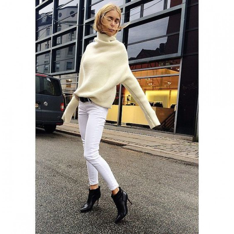 White Pants Black Boots Wardrobe Ideas With Beige Sweater, Shoulder: 