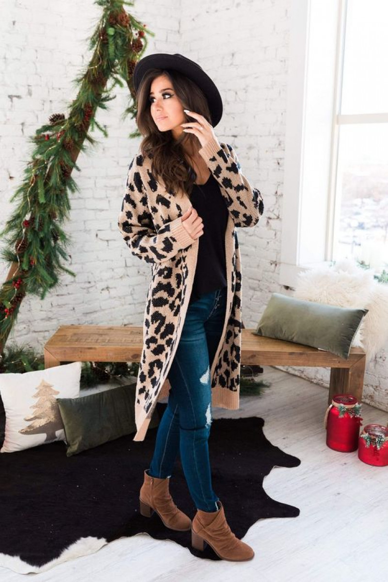 Winter Coat Cowgirl Fashion Clothing Ideas With Dark Blue And Navy Casual Trouser, Fur: black hair,  model m keyboard,  fur clothing  
