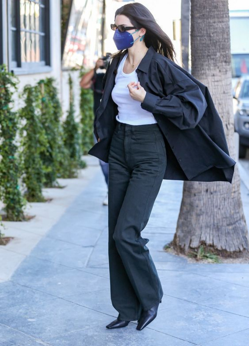 Grey Blazer Outfits With Grey Boot Cut Trouser, Kendall Jenner Bootcut Jeans: high-rise,  slim-fit pants,  bell-bottoms,  boot-cut jean,  kendall jenner  