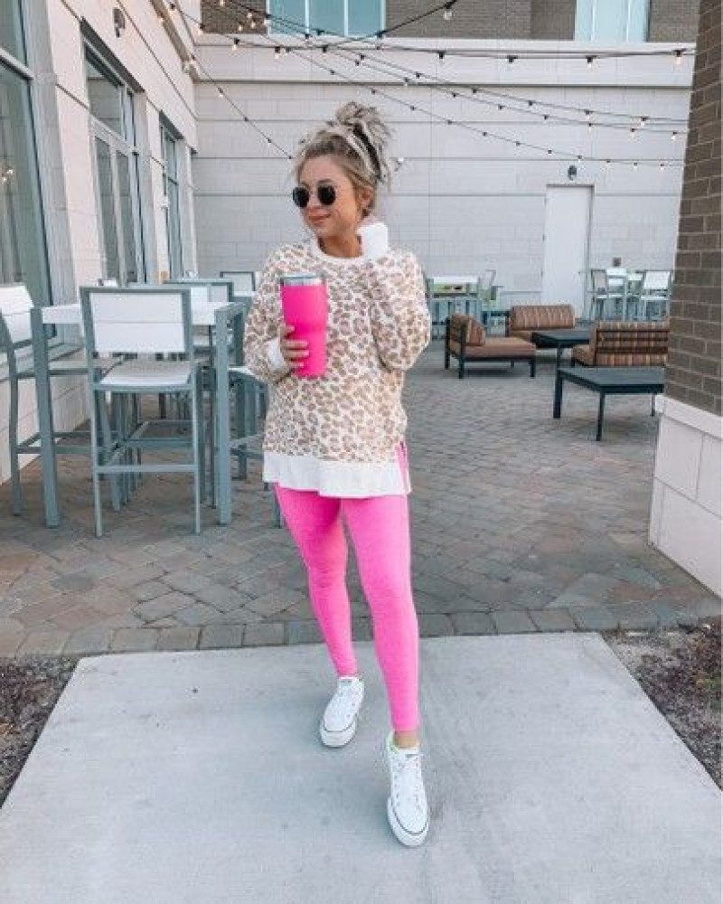 Leopard Print Sweater, White Shirt, Pink Leggings, White Sneakers, Pink Leggings Outfit Ideas: 