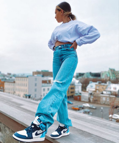 Electric blue and azure adorable fashion with jeans, trousers: 