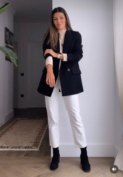 White chic collection with coat: 