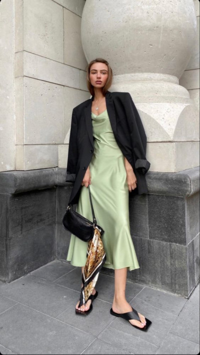 Comfortable wear with coat, skirt, blazer: 